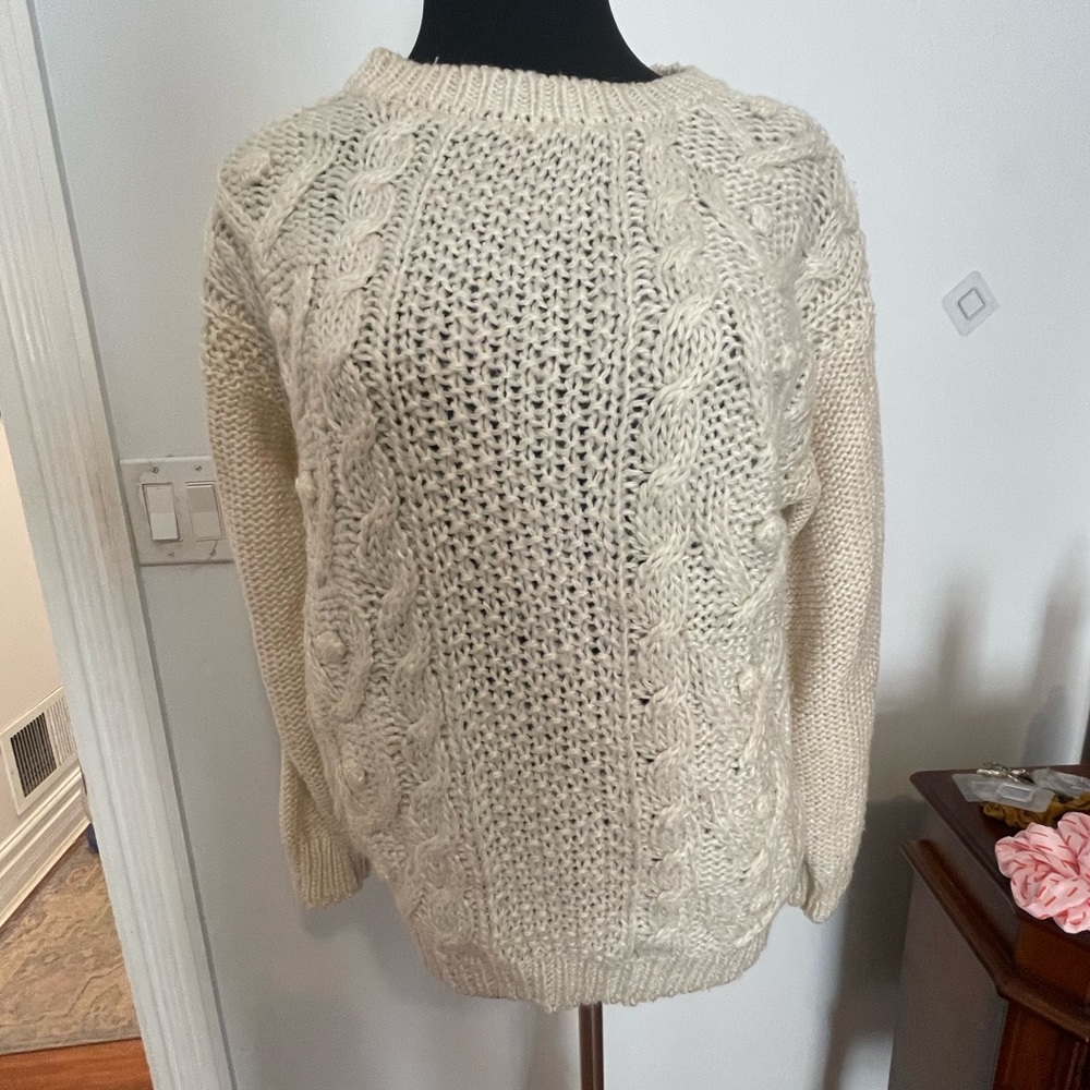 Size small cream colored Rory Gilmore/Billy Crystal vintage fisherman’s sweater